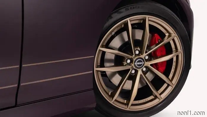 Hay toda una jerarquía de coches de alto rendimiento codificada detrás de los colores de los calipers de freno.