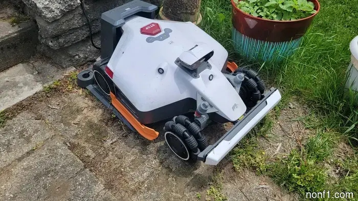 An Affordable Lidar-Equipped Lawn Robot: The Mammotion Luba 3 AWD 5000H
