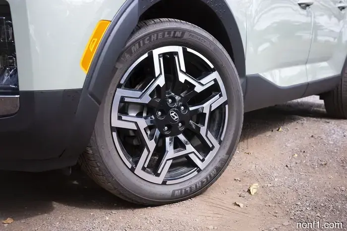 2025 Hyundai Santa Cruz Review: The Ideal Truck for Those Who Dislike Pickups