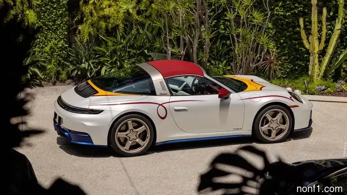 Цветовые волшебники Porsche создали краску, которая выглядит как джинсы, благодаря «Истории игрушек»