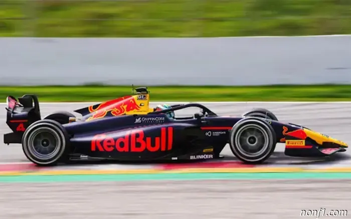 F2: Arvid Lindblad lidera el protocolo del primer día de pruebas