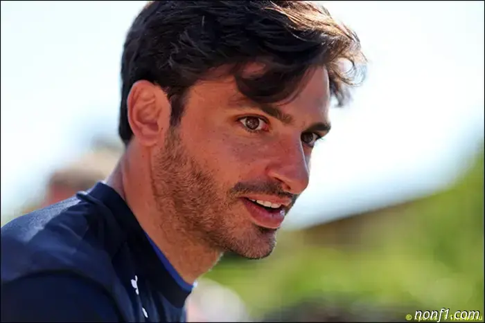 70 minutes before the start: Comment by Carlos Sainz