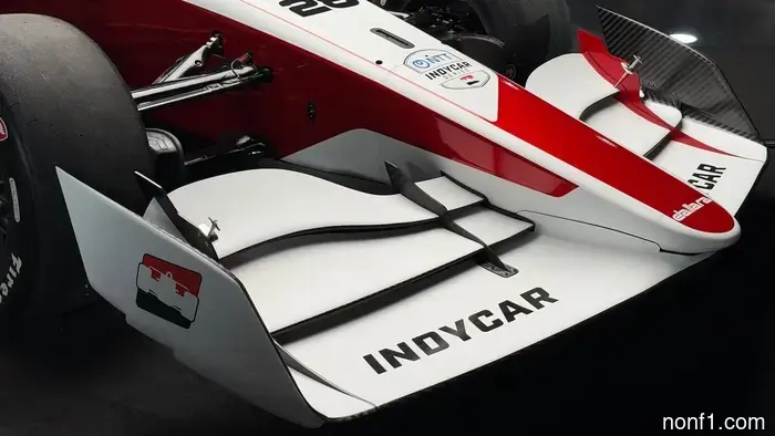 IndyCar necesitaba un nuevo piloto por muchas razones. Romper récords en pista es una de ellas.