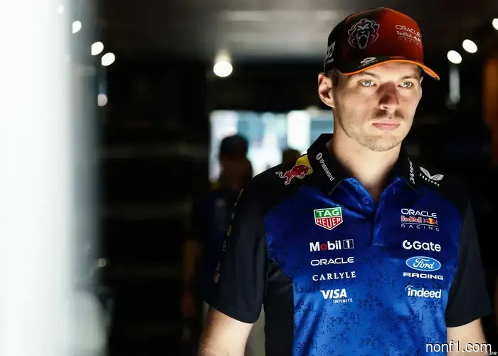 Lego hace que los pilotos de F1 parezcan 'payasos' - Verstappen