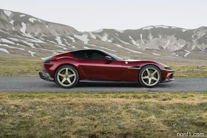 Hace 30 años, Ferrari automatizó la transmisión manual. Ahora ha manualizado la automática.