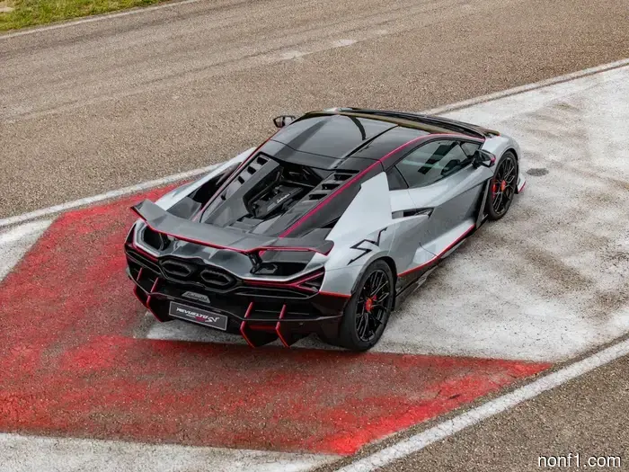 El CMO de Lamborghini dice que la emoción no es solo sonido, es la sensación de control.