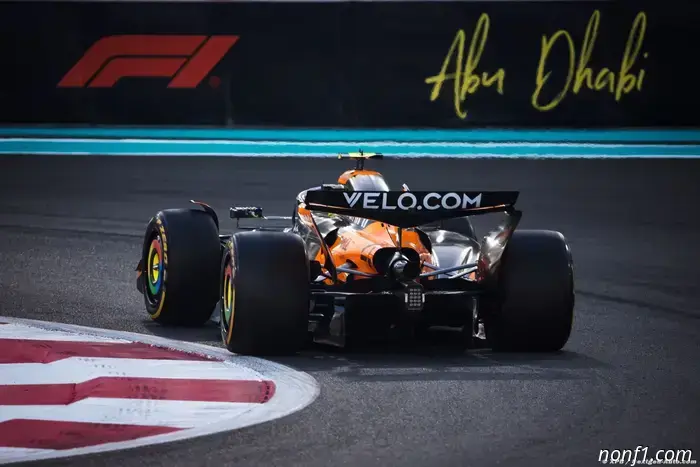 McLaren contempla 'órdenes papaya', Max 'no lo bastante rápido'