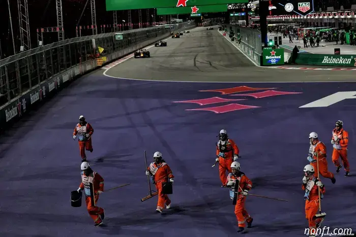 El director de carrera destituido critica duramente a la FIA por incidentes con los comisarios