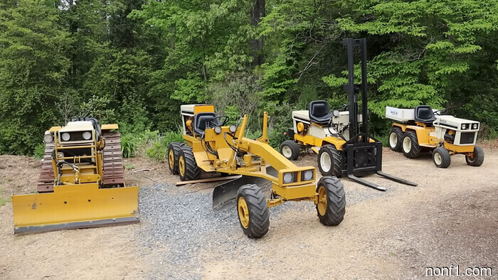DIY Enthusiast Creates Ultimate Chore Squad Featuring Mini Bulldozer and Road Grader Built on Lawn Tractors