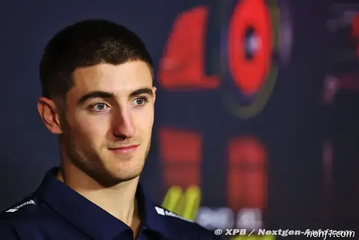 Дуохан присоединяется к Антонелли и отключает свои аккаунты в социальных сетях.