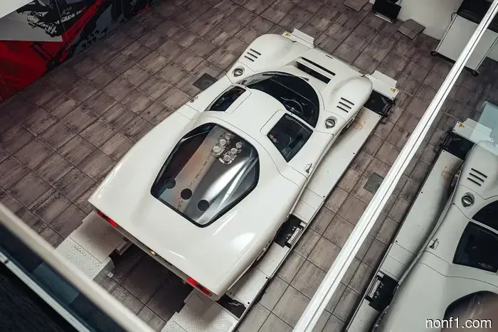 McLaren Brings Back Manual Transmission in Its First Stick-Shift Supercar Since the F1.