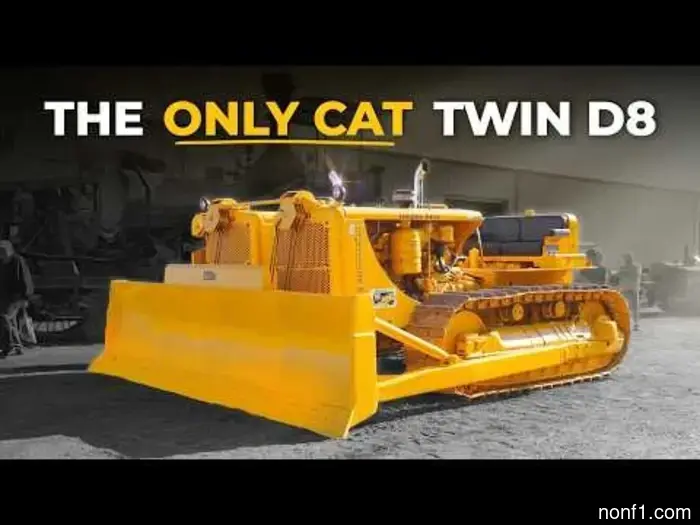 Bulldozer CAT de doble ancho con motores diésel 'siameses' es obra de coleccionistas dedicados