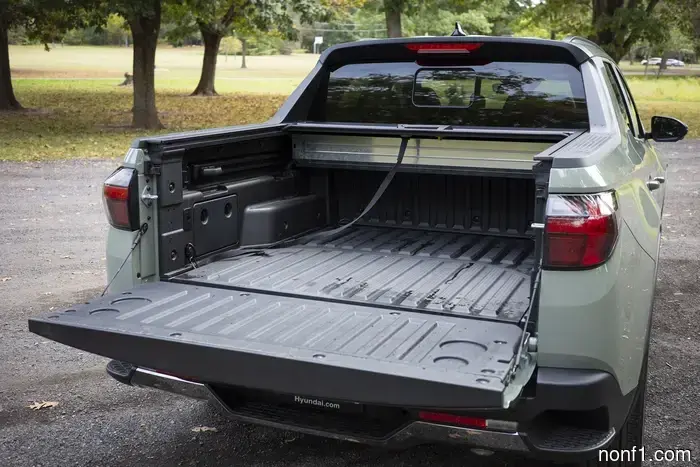 2025 Hyundai Santa Cruz Review: The Ideal Truck for Those Who Dislike Pickups