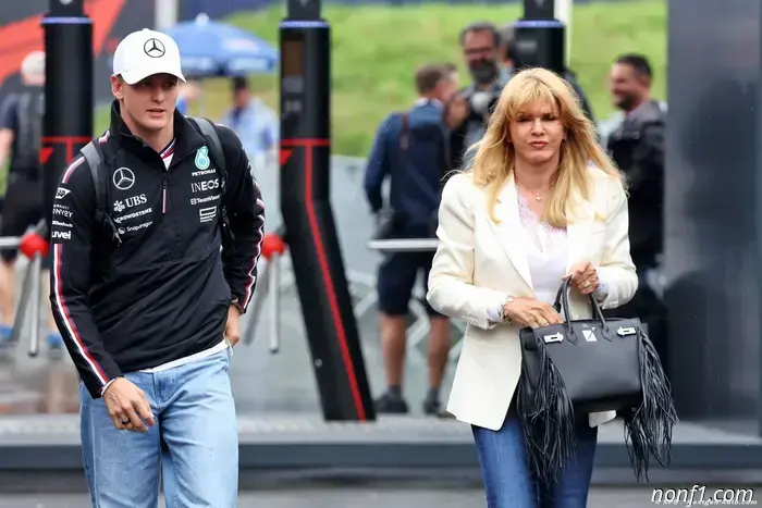 La familia Schumacher será 'más cautelosa' - su representante
