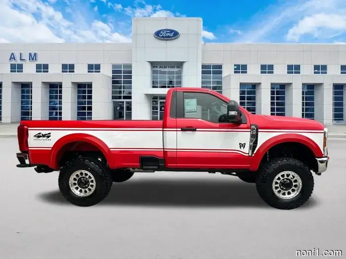 Этот дилер Ford знает, как продавать грузовики: заставьте их выглядеть старыми