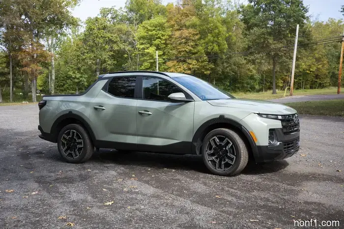 2025 Hyundai Santa Cruz Review: The Ideal Truck for Those Who Dislike Pickups