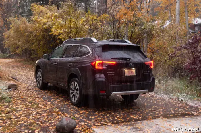 Reseña del Subaru Outback 2025: Ofrece un gran valor en un paquete familiar elevado