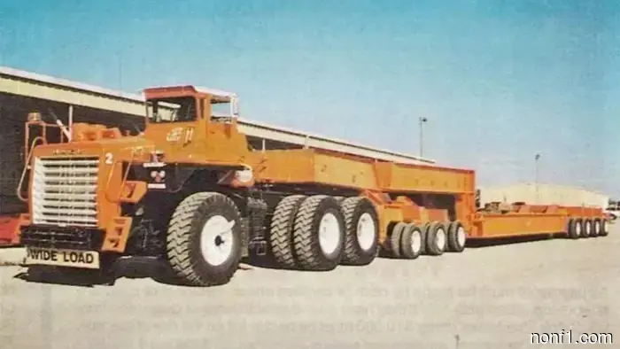 El camión Mack más grande del mundo vuelve a circular después de una importante restauración.