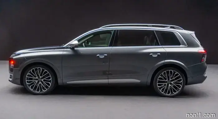 Генеральный директор Audi признает, что новый флагманский внедорожник почти получил те электронные дверные ручки, о которых никто не просил.