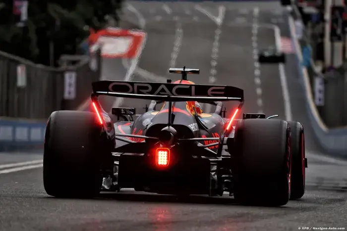 Verstappen arremete contra la elección de neumáticos de Pirelli para Bakú