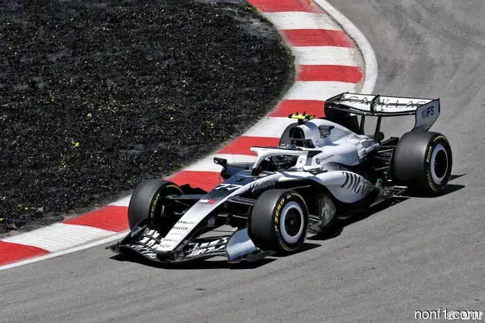 El jefe de Cadillac desmiente los rumores sobre la salida de Bottas, calificándolos de 'completamente falsos'.