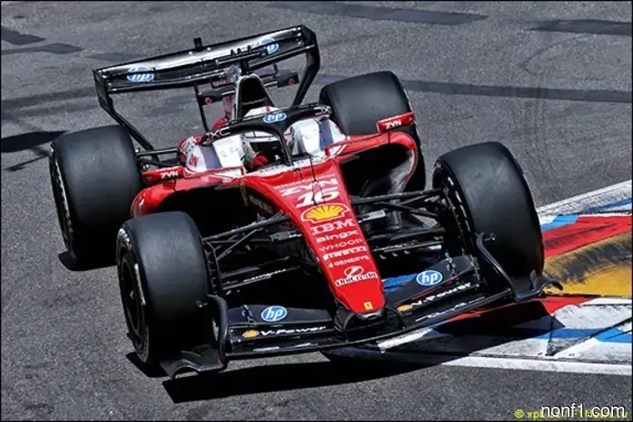 Lewis Hamilton is the fastest on Friday.