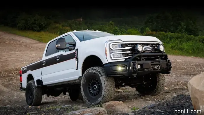 Nuevo kit AEV tiene todo para convertir una Ford Super Duty en un super todoterreno por $20K