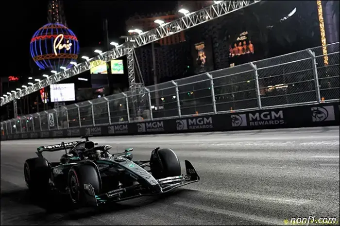 Расселл показал лучшее время на третьей тренировке.