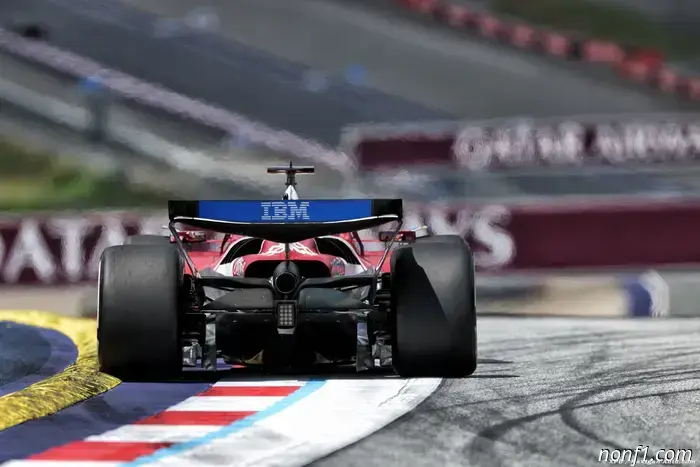 Vasseur "duerme bien" mientras arden los rumores sobre Ferrari