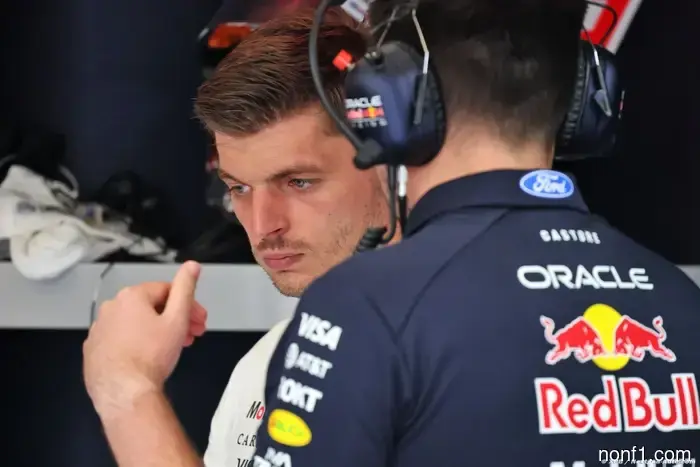 La saga de Verstappen se profundiza mientras su padre y su manager visitan McLaren.