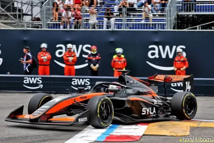 F3: Yamakoshi logró su primera victoria en su carrera
