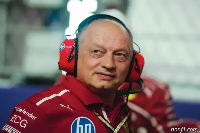 Vasseur malhablado critica a Hamilton crítico