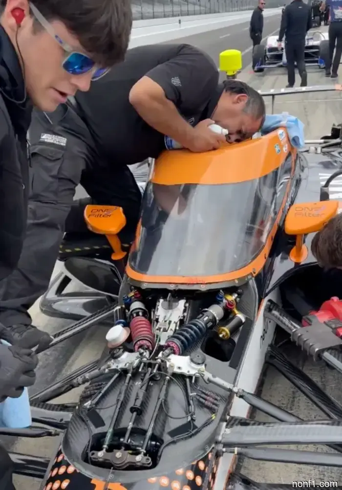 IndyCar: El coche de Grosjean a 370 km/h chocó contra un pájaro