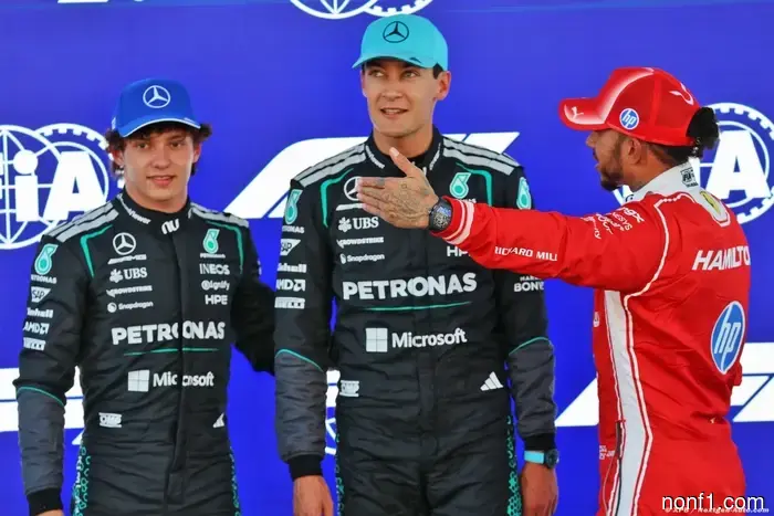 La racha de Hamilton continúa mientras Ferrari se presenta como una amenaza para Mercedes.