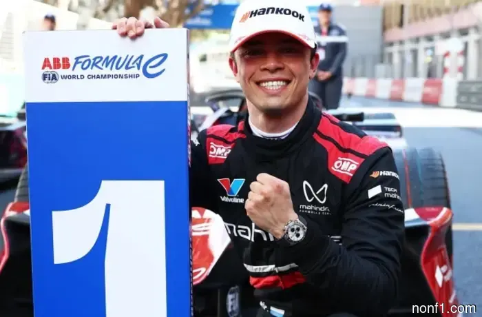 Fórmula E: De Vries ganó la carrera, Evans tomó la delantera