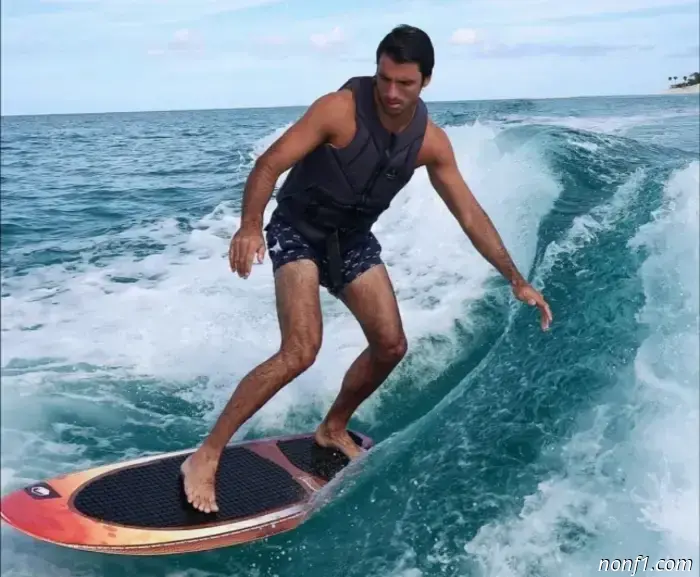 Carlos Sainz descansa en las Bahamas