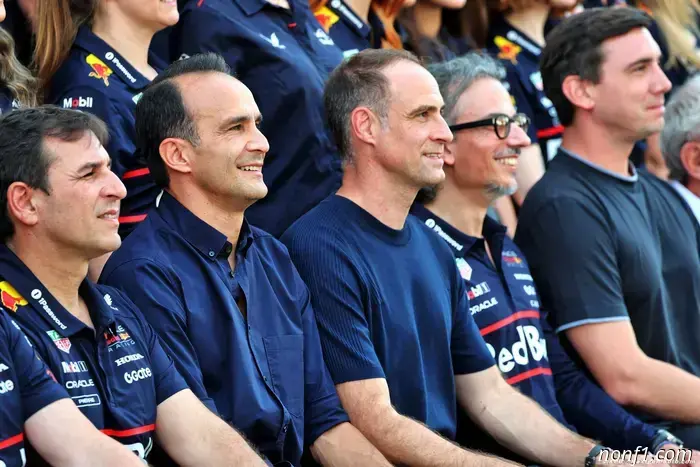 Минцлафф защищает уход Хорнера, принижает значение пункта о Ферстаппене