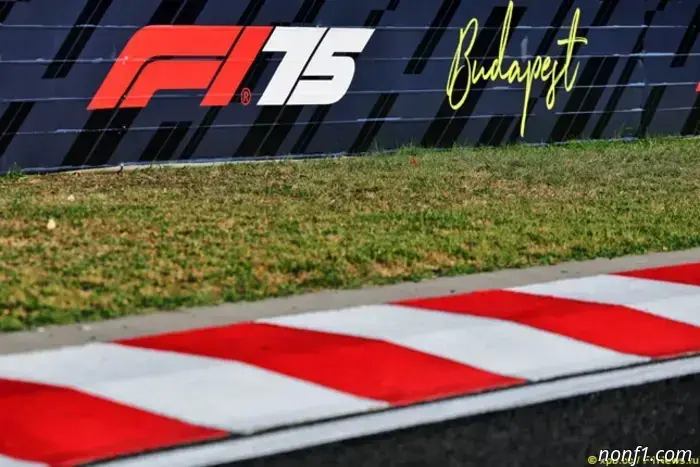 The Formula 1 quarterly revenue exceeded $1 billion.