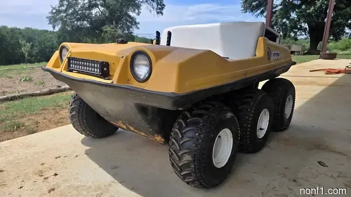 Этот амфибийный 6×6 — настоящий ATV с пуленепробиваемым двигателем Honda, и вы можете его купить.