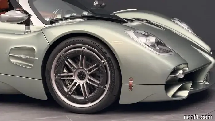 Revisión del Pagani Utopia Roadster: Haciendo arte a partir de minerales raros