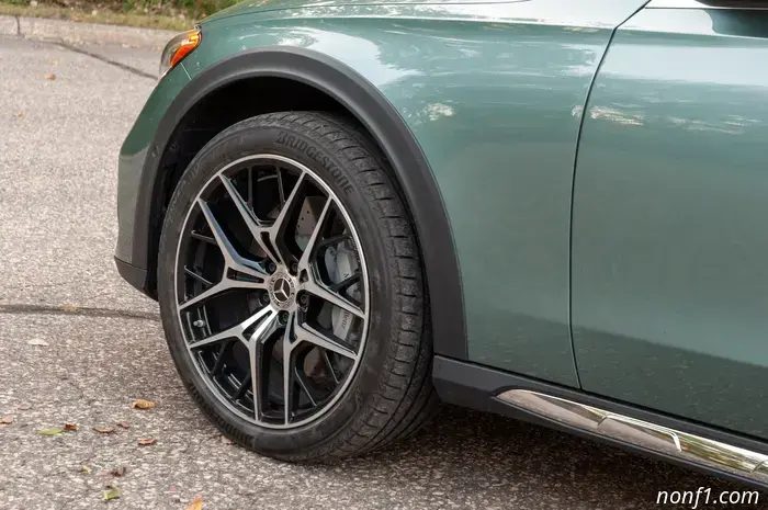 Reseña del Mercedes‑Benz E450 All‑Terrain 2025: Pensado para todo tipo de caminos