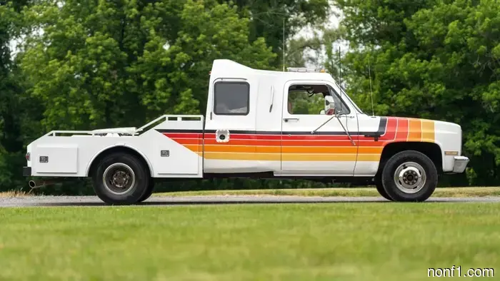 We Once Were a Country: This 1988 Chevrolet Hot Shot Hauler Is a Gorgeous Classic Available for Purchase