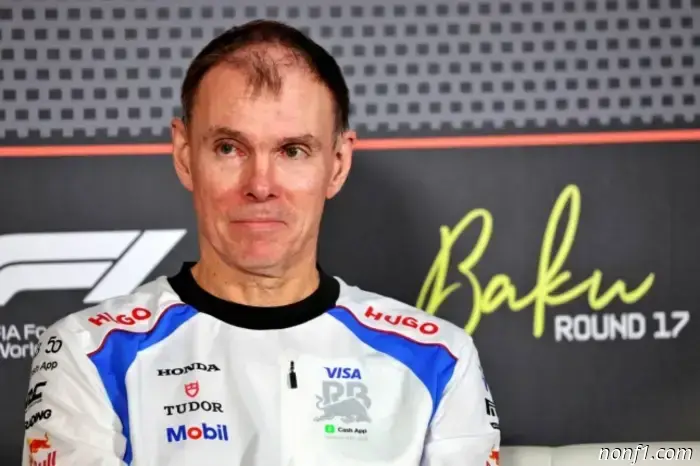 Permain: Both cars must be in the qualifying final.