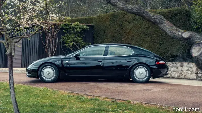 Su Bugatti EB112 Sedán, Monsieur