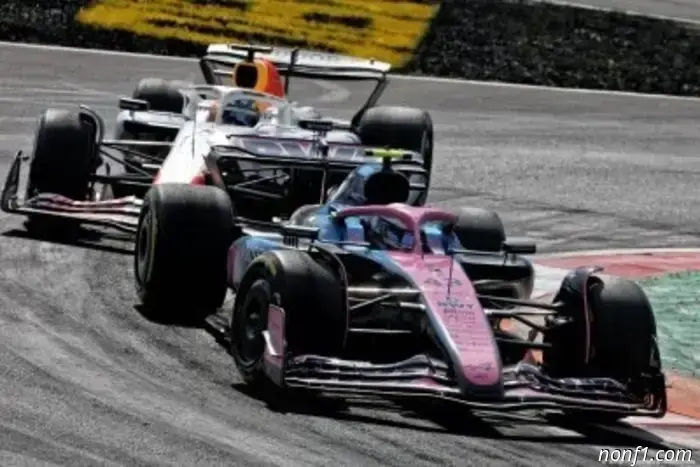 El director ejecutivo de Renault promete una permanencia a largo plazo en la F1 durante su debut en el paddock.
