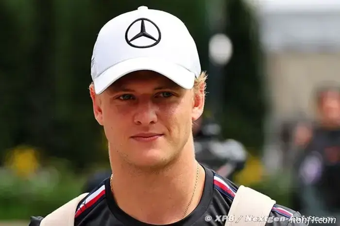 Schumacher admite que se aferra "demasiado" al sueño de la F1