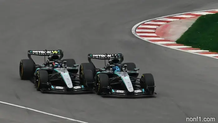 Los guantes se quitan en Mercedes durante el Sprint de F1 en Canadá