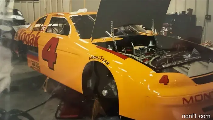 Cómo este científico de cohetes hizo que NASCAR fuera irresistiblemente ruidoso en los años 90 y 00