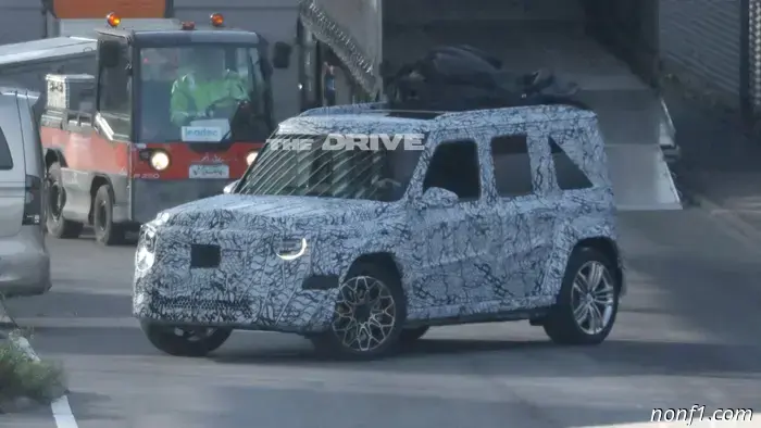 At last: The 'Baby' G-Class from Mercedes-Benz Caught Testing for the First Time