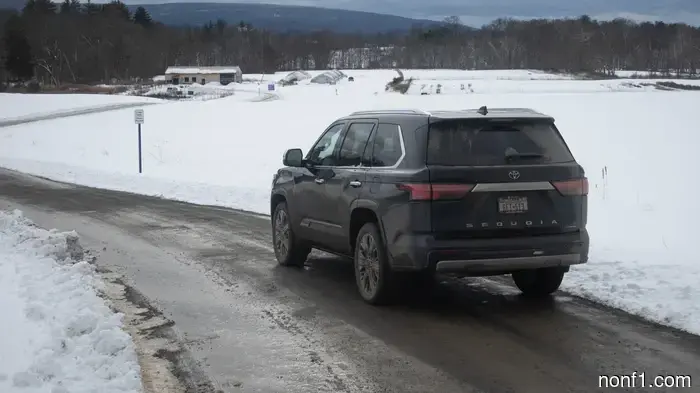 2026 Тойота Секвойя Капстоун Обзор: Ужасное использование $90,000